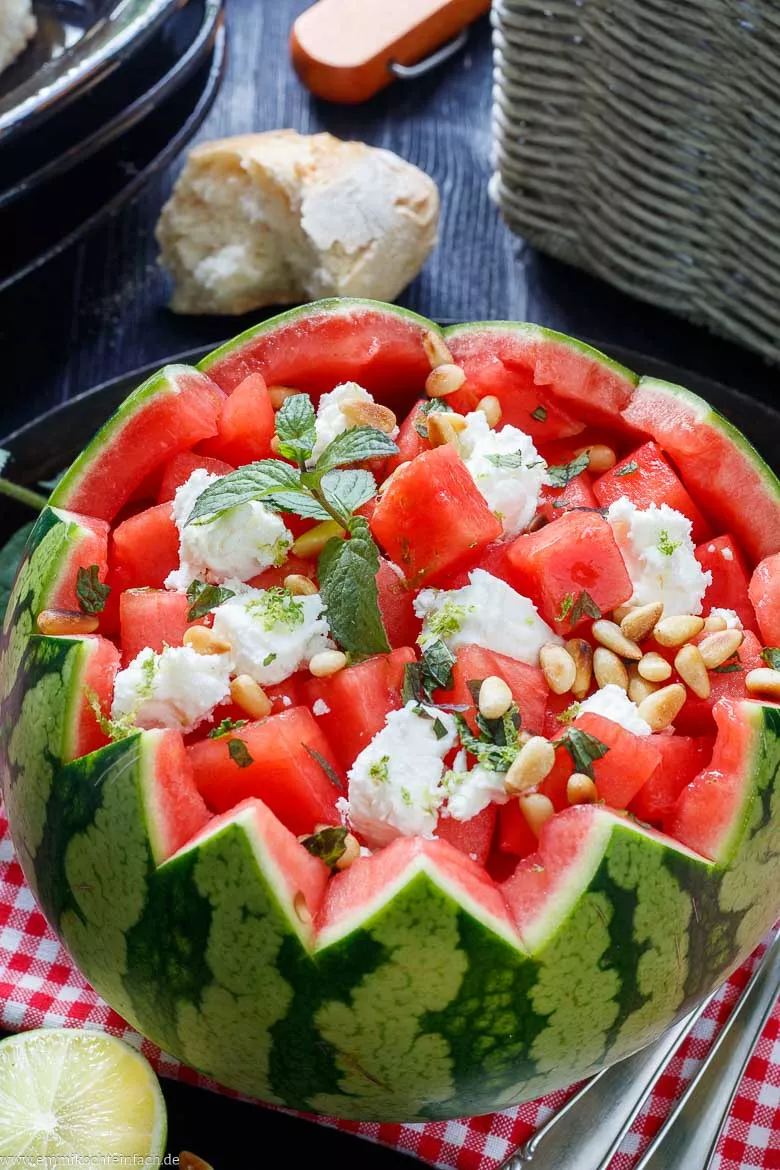 Salat aus Wassermelone, Feta und frischer Minze
