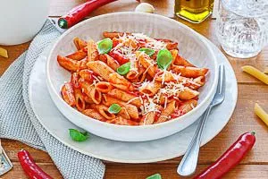 Fertig sind die Penne Arrabiata!