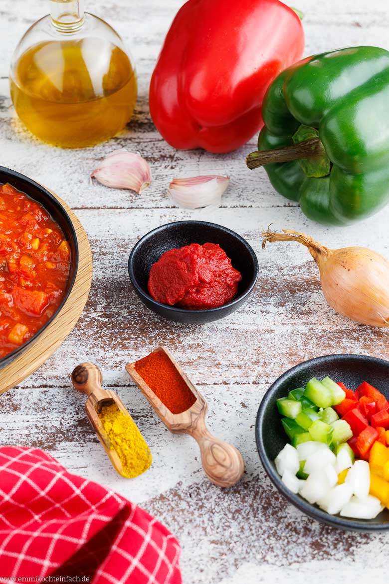 Die Zutaten für die Schaschliksoße.