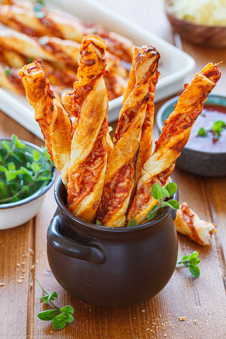 Pizzastangen aus Blätterteig als Party-Snack