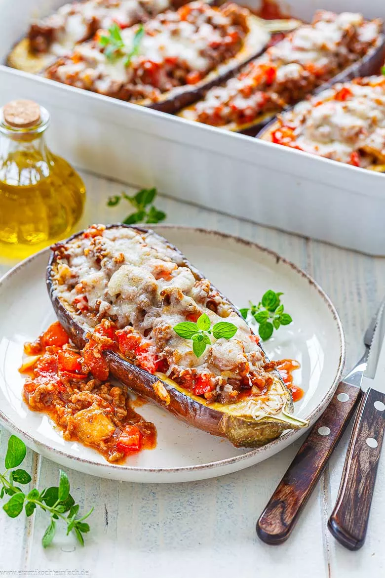 Gefüllte Aubergine mit Hackfleisch