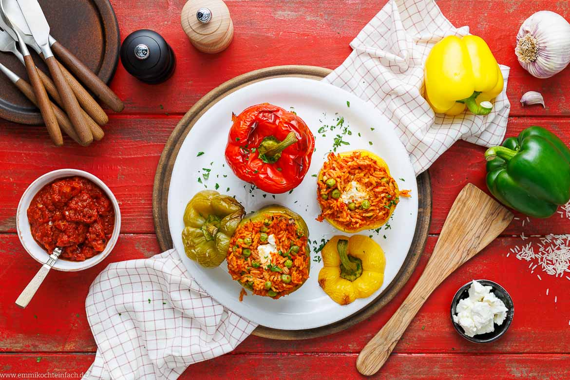 Gefüllte Paprika – vegetarisch mit Reis und Feta