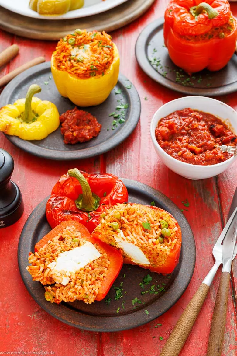 Einfaches Rezept für vegetarisch gefüllte Paprika