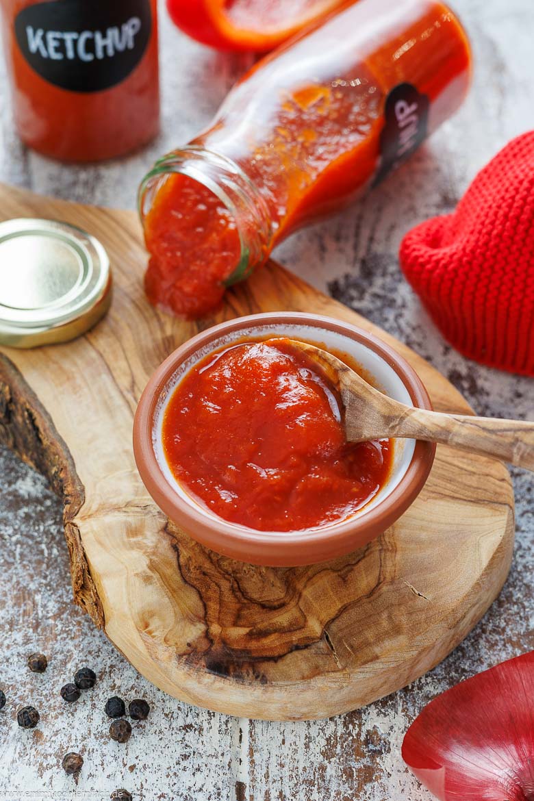 W&uuml;rzig-fruchtiger Tomaten-Dip