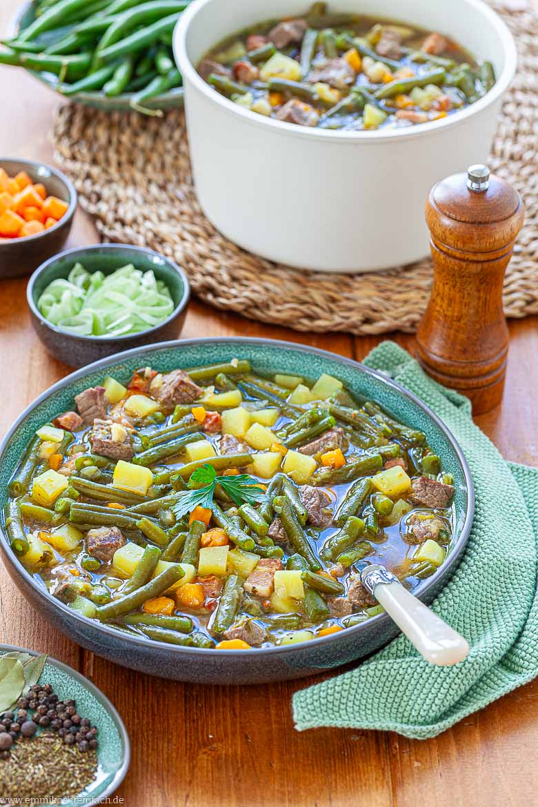 Gr&uuml;ne Bohnen, zartes Rindfleisch und weiche Kartoffeln in aromatischer Br&uuml;he