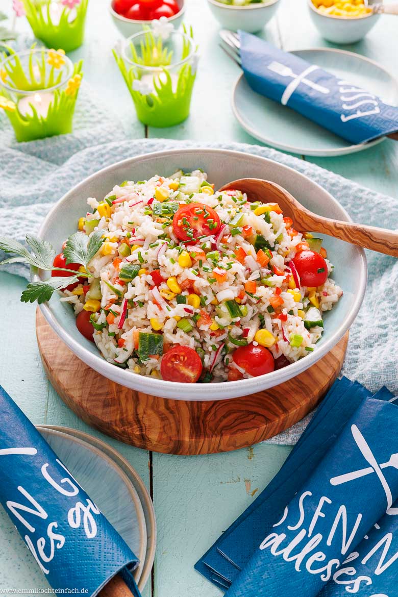 Aromatischer Langkornreis mit frischem Gemüse und leichtem Dressing