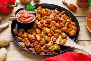Fertig sind deine leckeren Patatas Bravas!