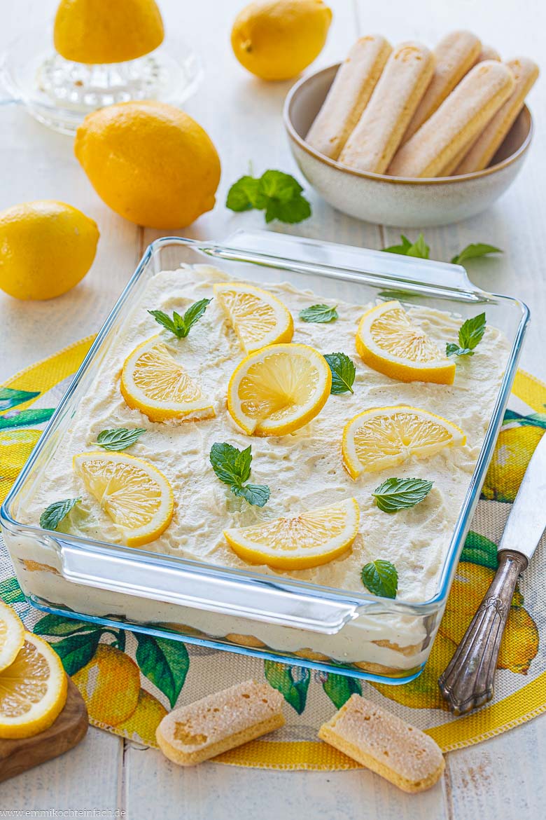 Fruchtiges Tiramisu mit Zitronensirup