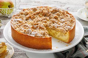 Fertig ist der süße Apfelkuchen mit Pudding