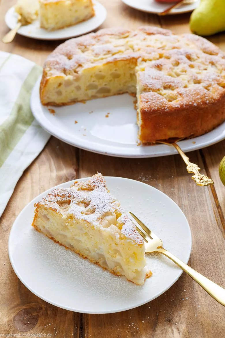Einfacher Rührkuchen mit frischer Birne