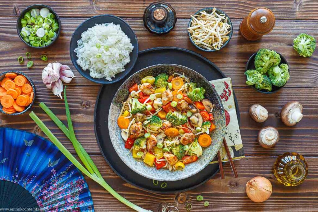 Chop Suey: Gemüsepfanne mit Hähnchen Chop Suey: Gemüsepfanne mit Hähnchen