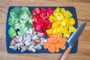 Gemüse klein schnippeln