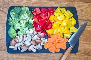 Gemüse klein schnippeln