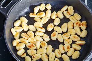 Gnocchis anbraten.