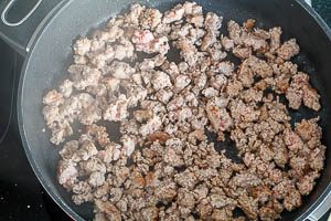 Hackfleisch anbraten.