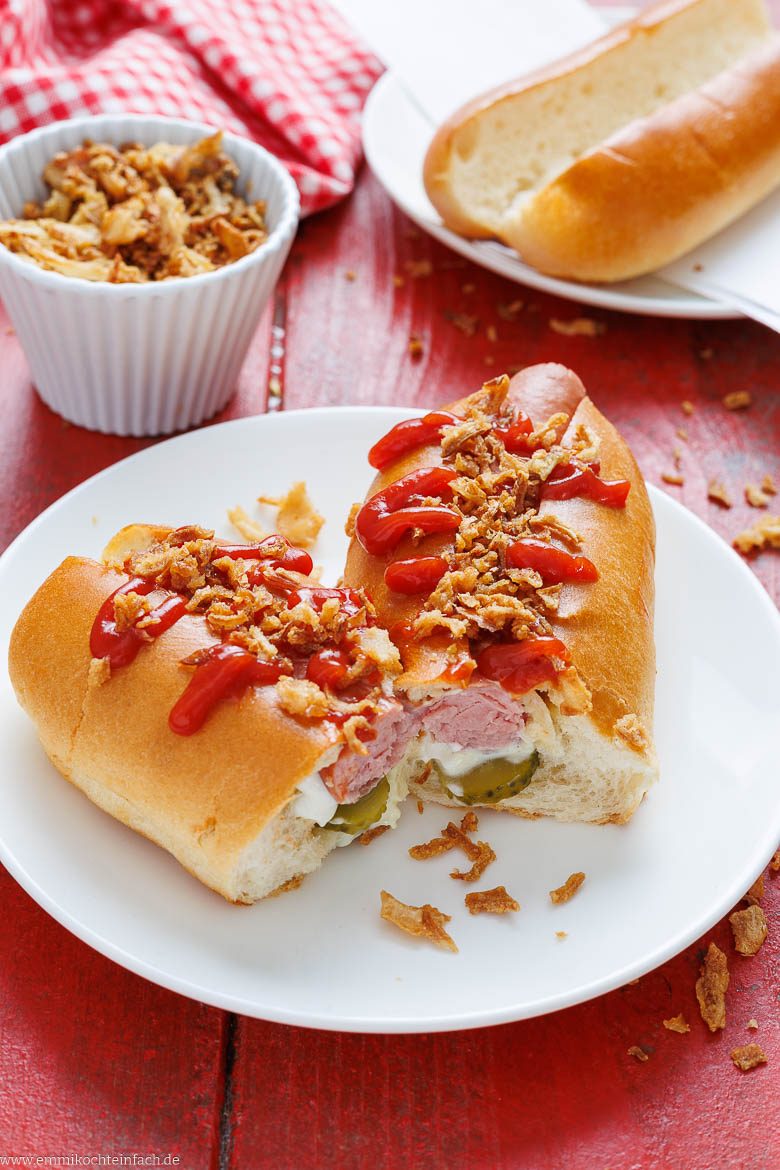 Klassische Hotdogs wie aus den USA