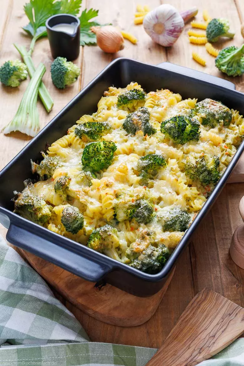 Vegetarischer Nudel-Brokkol-Auflauf