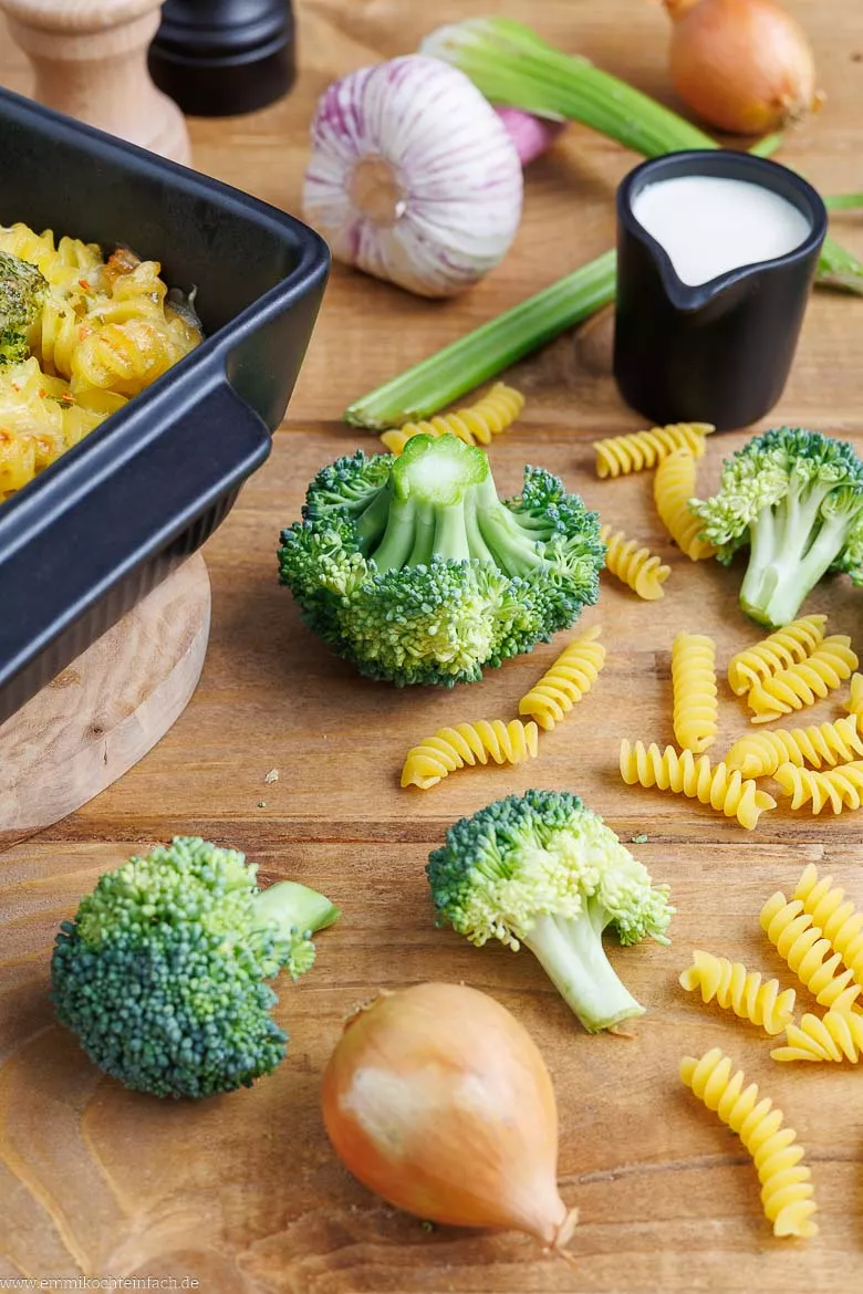 Zutaten für Nudel-Brokkoli-Auflauf