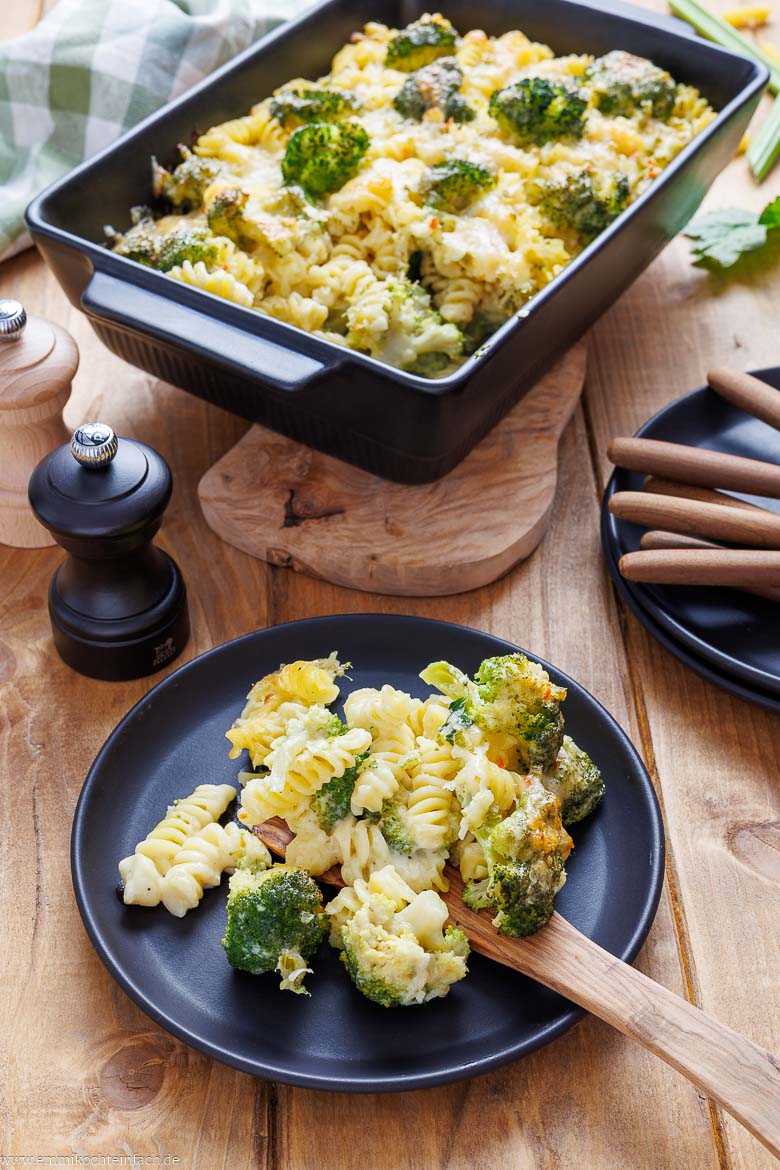 Cremiger Auflauf mit Nudeln und Brokkoli