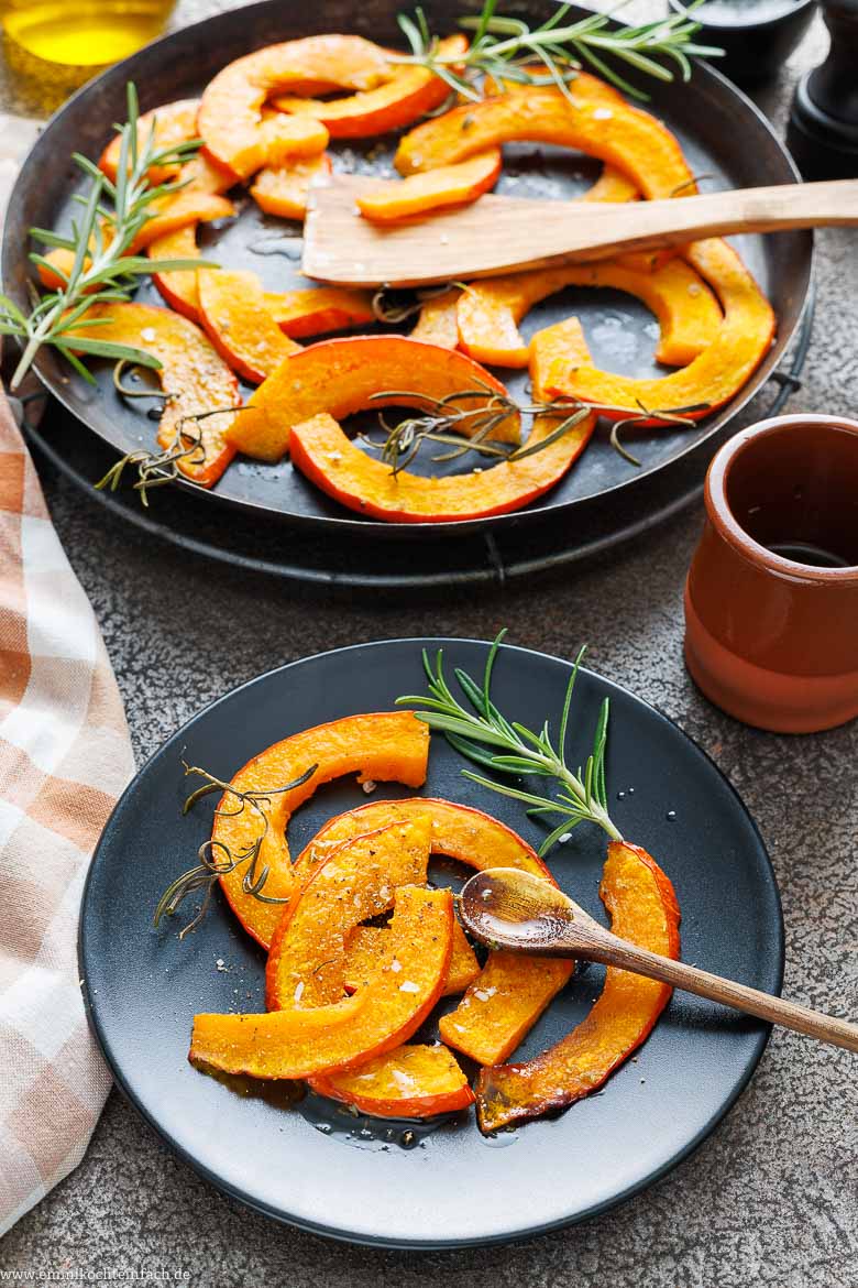 Einfaches und schnelles Rezept für würzigen Kürbis im Ofen