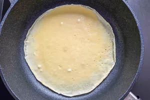 Pfannkuchen vor dem Wenden stocken lassen