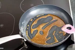 Bis der Zucker karamellisiert