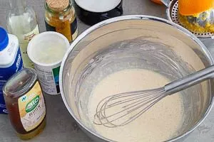 Dressing für den Chinakohl herstellen