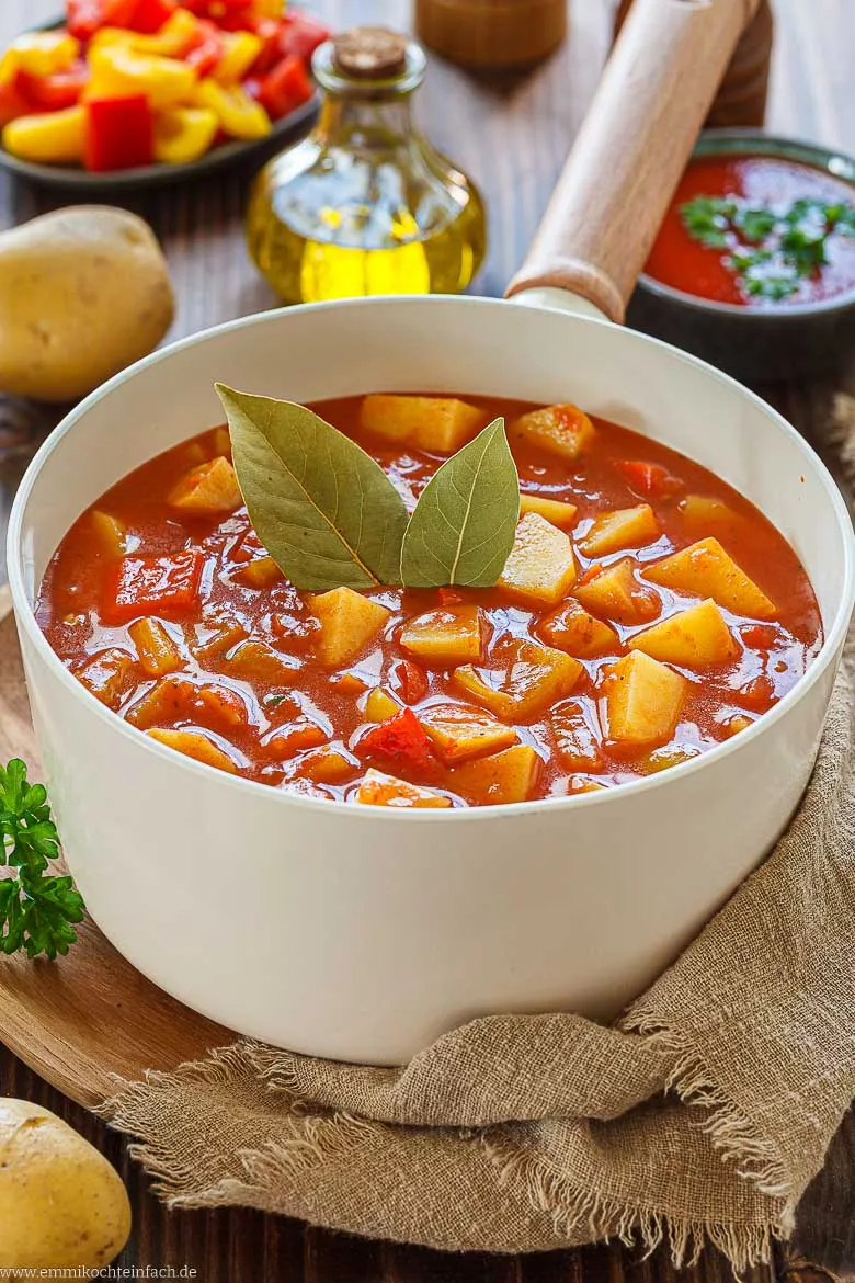Schnelles Kartoffelgulasch-Rezept