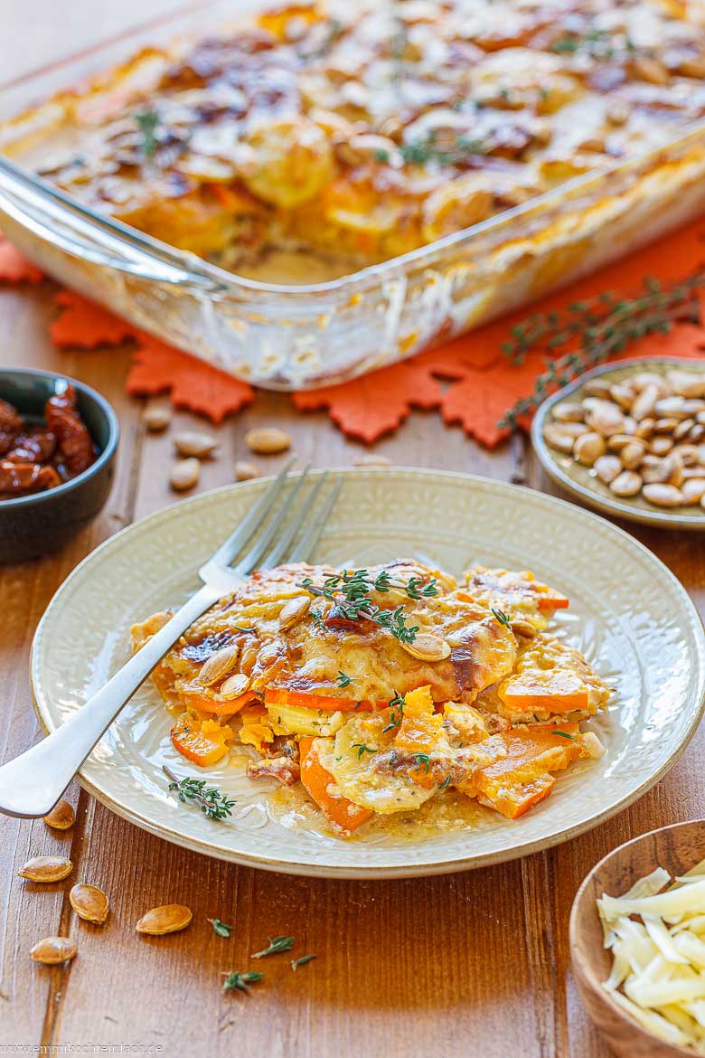 Vegetarischer Auflauf mit Kürbis und Kartoffeln