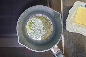 Butter schmelzen lassen.