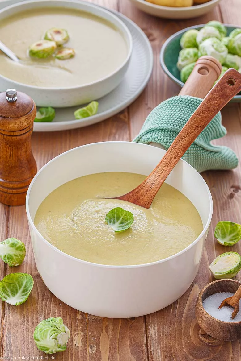 Rosenkohlröschen als pürierte Suppe zubereitet