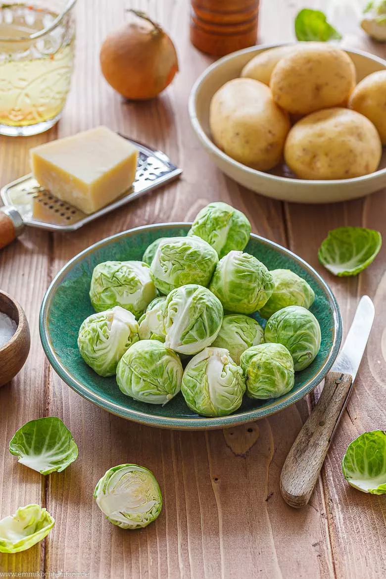 Zutaten für Suppe aus Rosenkohl