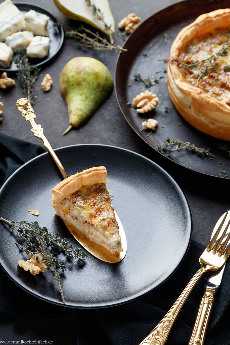 Mini-Quiche mit Gorgonzola, Birnen und Walnüssen