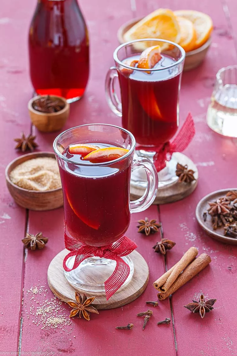 Heißer Wein als weihnachtliches Getränk