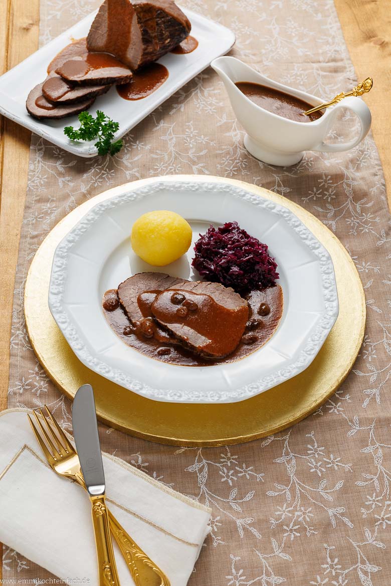 Zarter Braten aus Rindfleisch mit würziger Soße