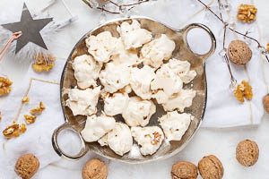 Fertig sind die Walnussmakronen!