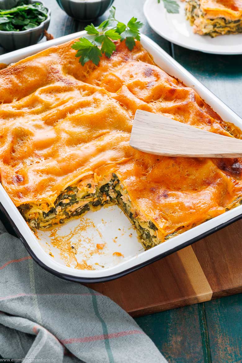 Lasagne mit Lachs, Spinat und Parmesankruste