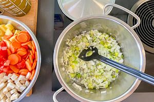 Zwiebel und Lauch andünsten.