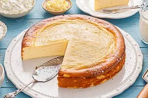 Fertig ist der K&auml;sekuchen ohne Boden.