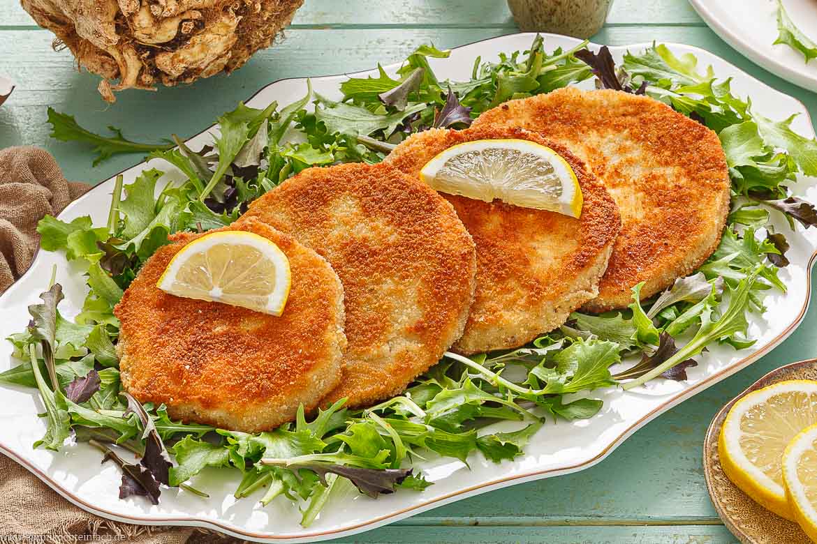 Knusprige Sellerieschnitzel aus der Pfanne