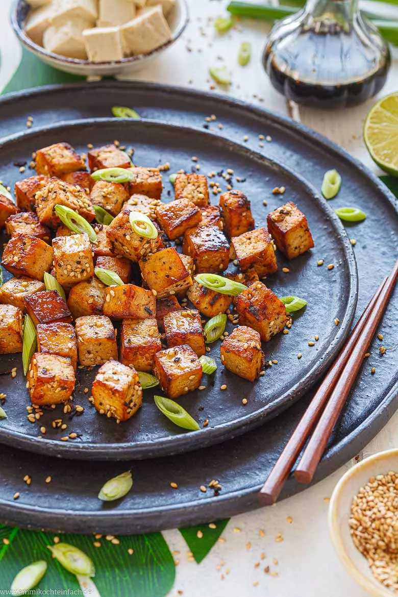 Tofu marinieren und servieren