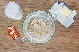 Butter und Zucker verquirlen