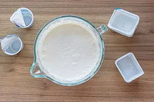 Quark und Sahne hinzuf&uuml;gen