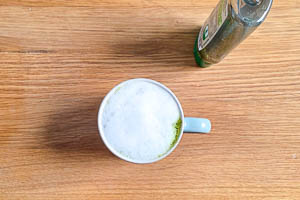 Matcha Latte nach Belieben s&uuml;&szlig;en