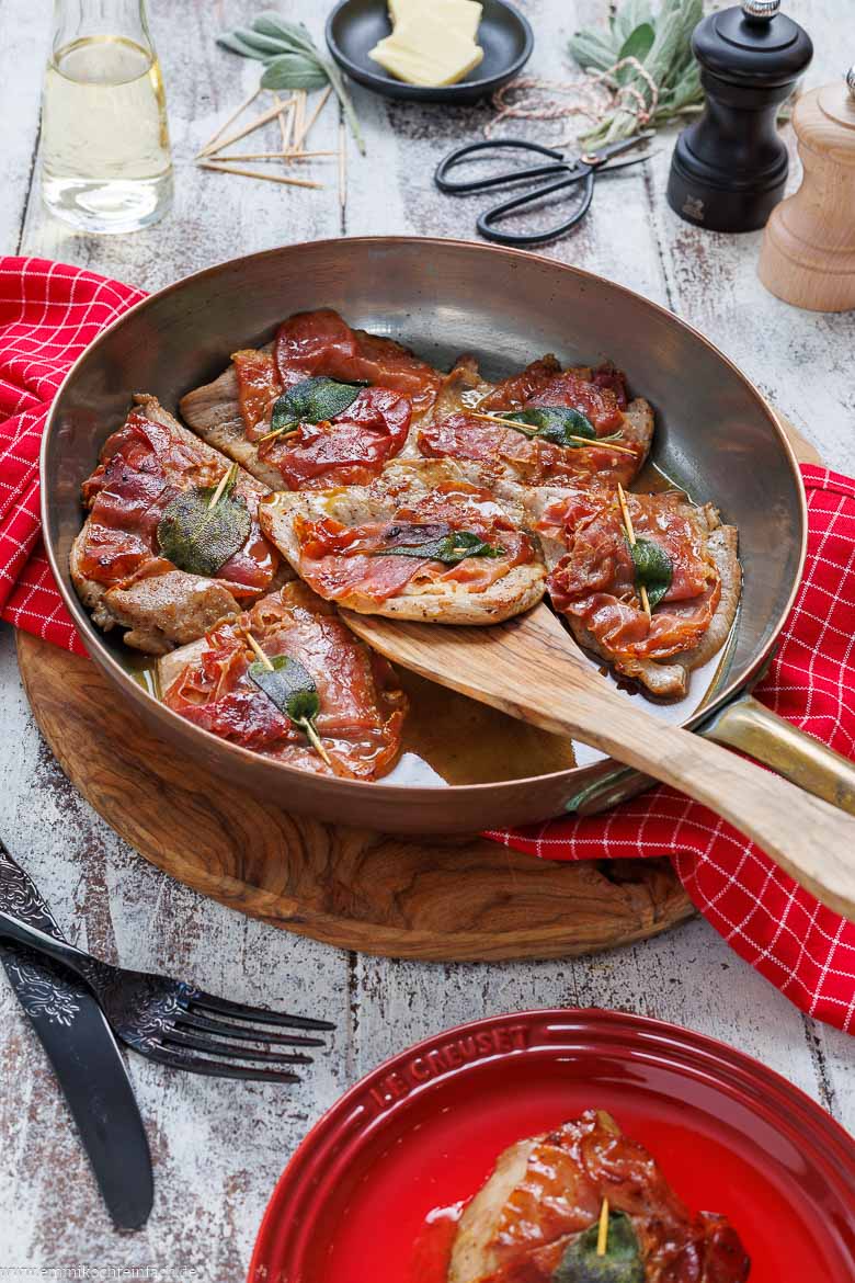 Kalbsschnitzel mit Salbei und Parmaschinken