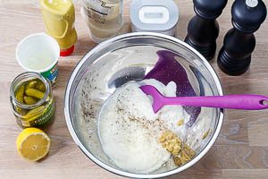 Nudelsalat Dressing mit Mayo zubereiten