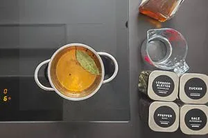 Sud f&uuml;r das Pickeln der Radieschen aufsetzen