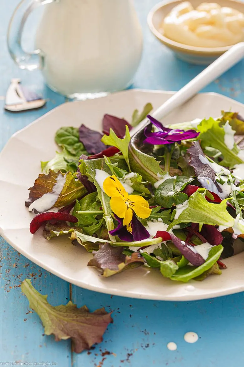 Sylter Dressing mit Salat