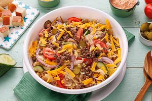 Fertig ist dein s&auml;ttigender Big Mac Salat.