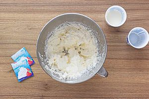 Sahne mit Sahnesteif aufschlagen